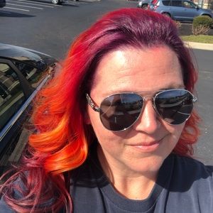 Meet your Posher, Deana